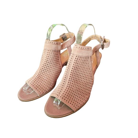 NWOB Franco Sarto Tan Beige Perforated Suede Sandals Block Heel Ankle Strap 7.5 - Picture 1 of 8